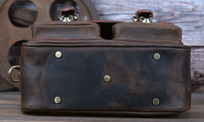 0840 Camera / Shoulder Bag Crazyhorse Cowhide Leather Brown