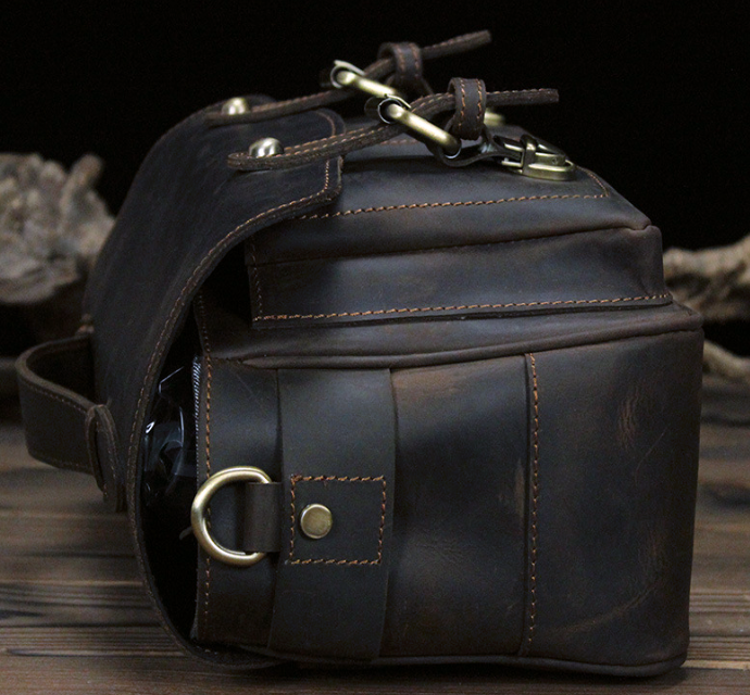 0840 Camera / Shoulder Bag Crazyhorse Cowhide Leather Brown