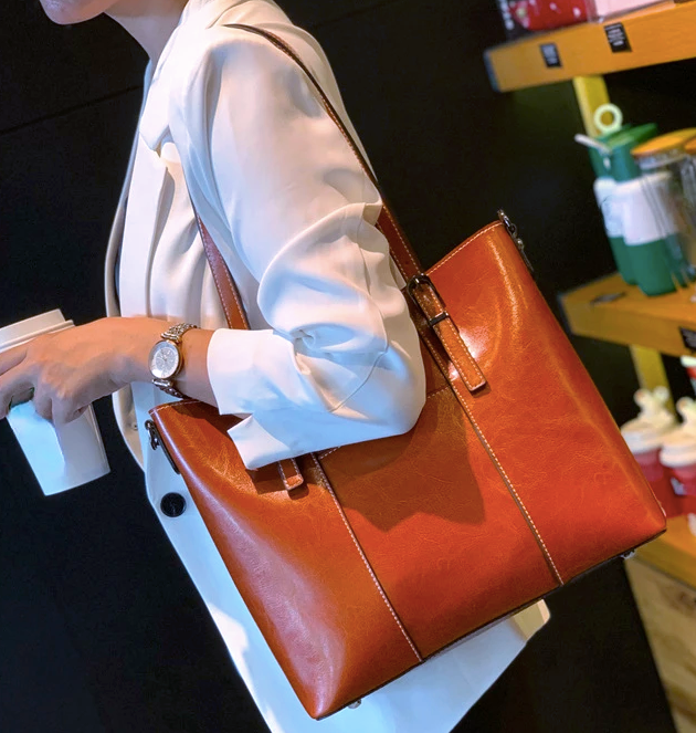 SGBQIA55-802 Oil Waxed Handbag Light Brown